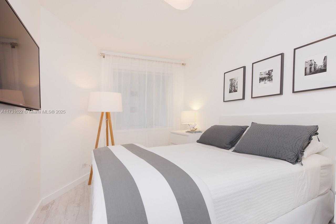 Small Image of 2301 COLLINS AVE #428, Miami Beach Number 14