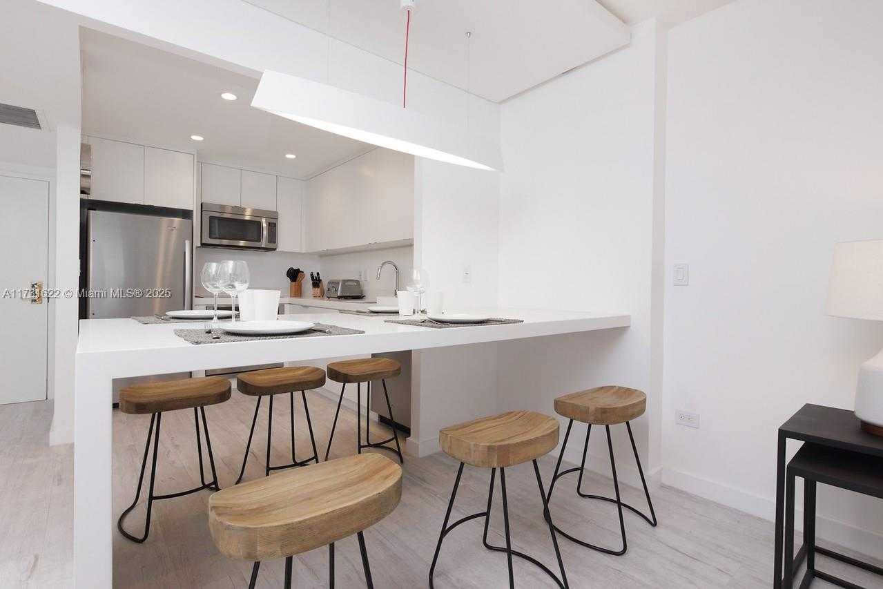 Small Image of 2301 COLLINS AVE #428, Miami Beach Number 17