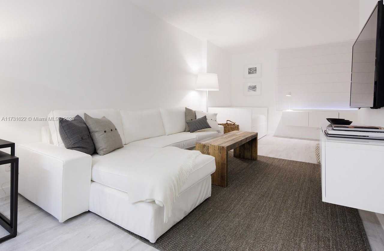 Small Image of 2301 COLLINS AVE #428, Miami Beach Number 5