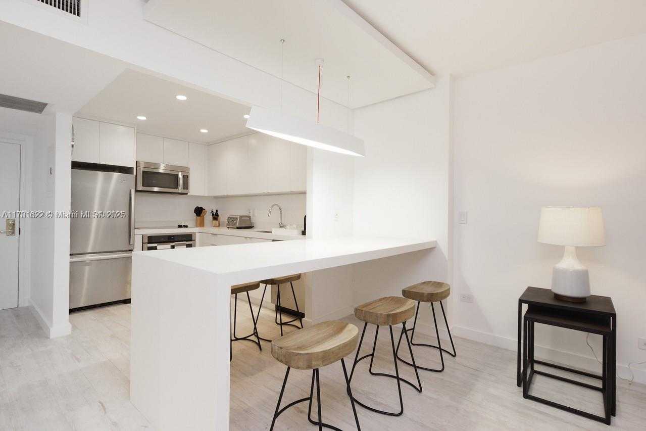 Small Image of 2301 COLLINS AVE #428, Miami Beach Number 7
