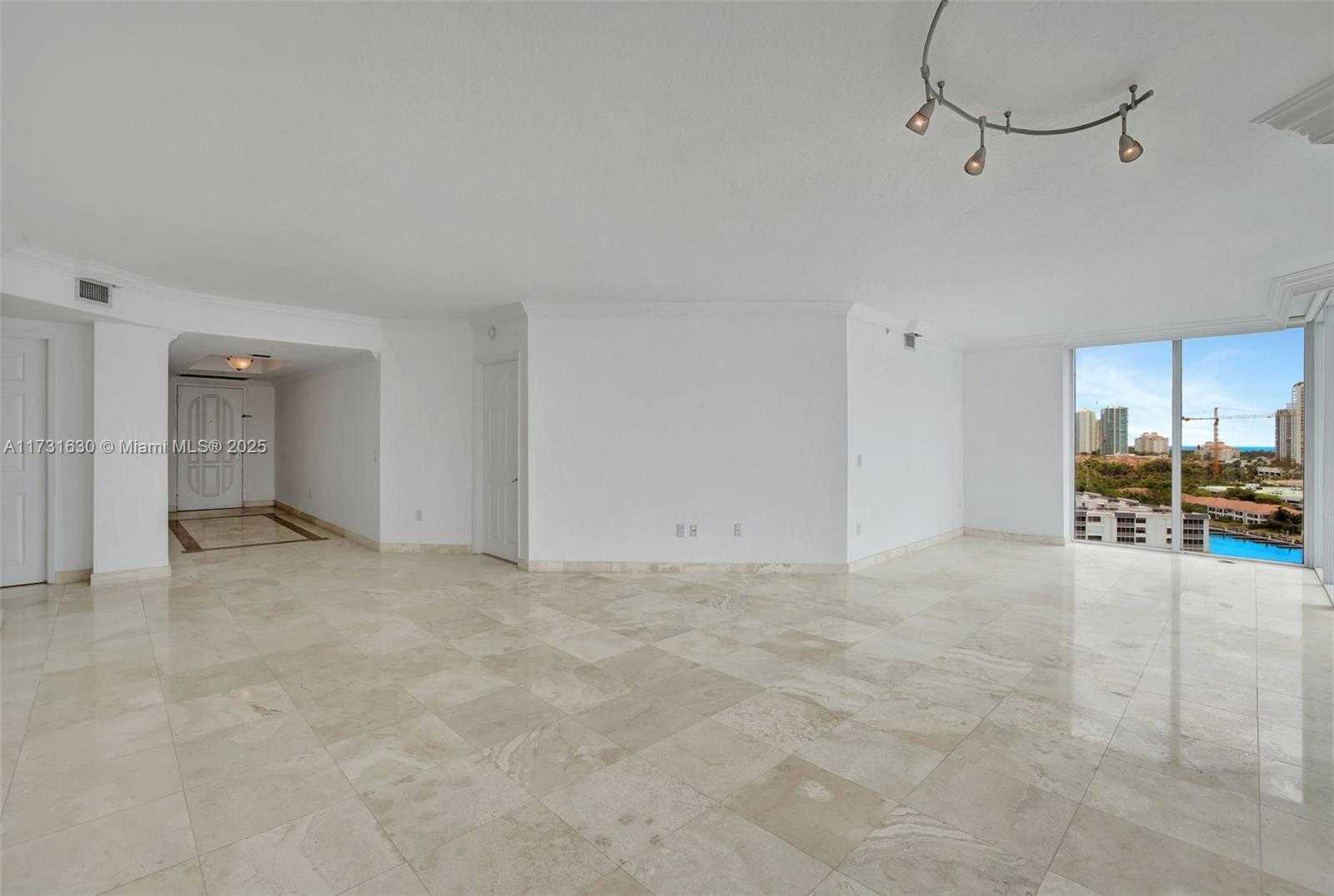 Small Image of 3370 HIDDEN BAY DR #1208, Aventura Number 2