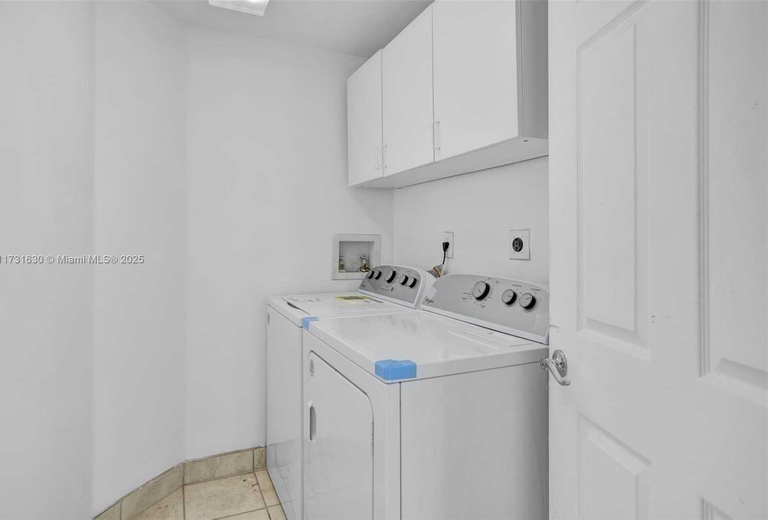 Small Image of 3370 HIDDEN BAY DR #1208, Aventura Number 31