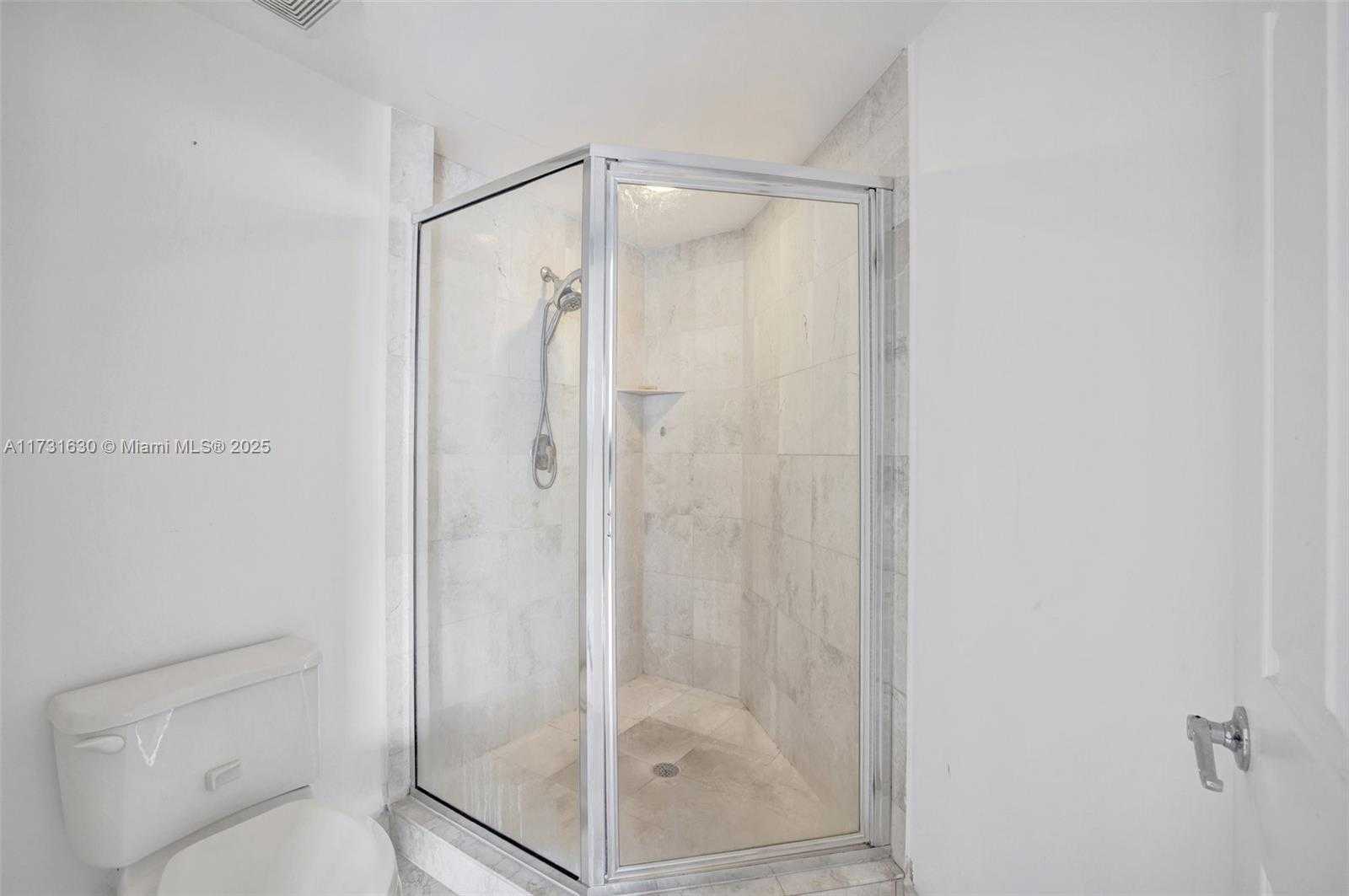 Small Image of 3370 HIDDEN BAY DR #1208, Aventura Number 35