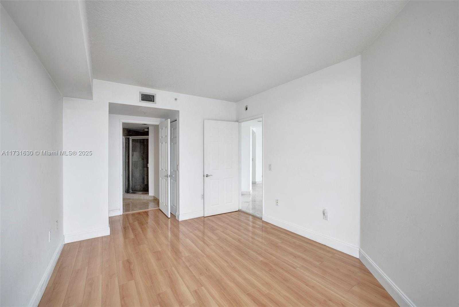 Small Image of 3370 HIDDEN BAY DR #1208, Aventura Number 37