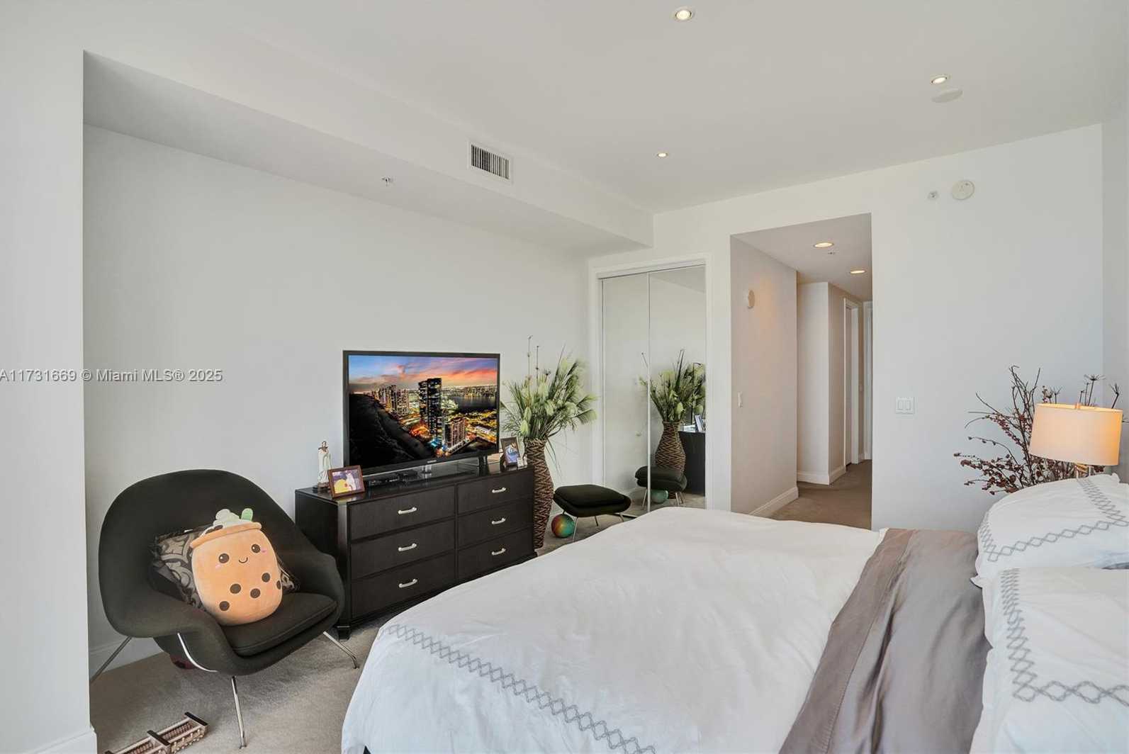 Small Image of 18201 COLLINS AVE #3804, Sunny Isles Beach Number 31