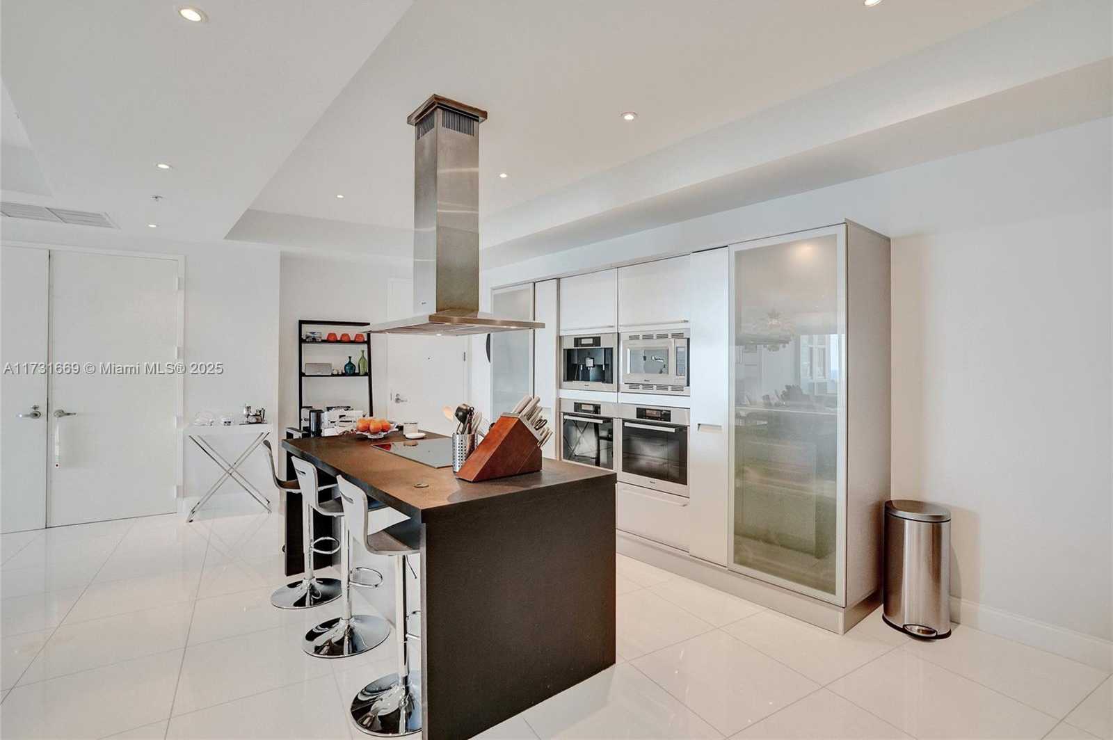 Small Image of 18201 COLLINS AVE #3804, Sunny Isles Beach Number 7