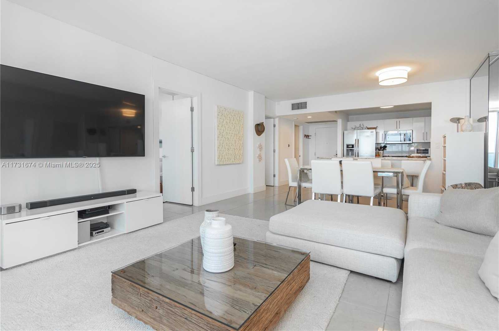 Small Image of 2301 COLLINS AVE #938, Miami Beach Number 3