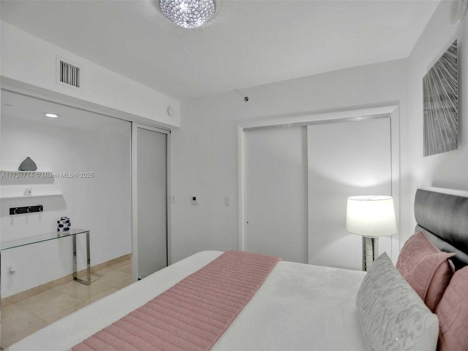 Small Image of 1830 SOUTH OCEAN DR #2205 (Available Sept 1)), Hallandale Beach Number 12