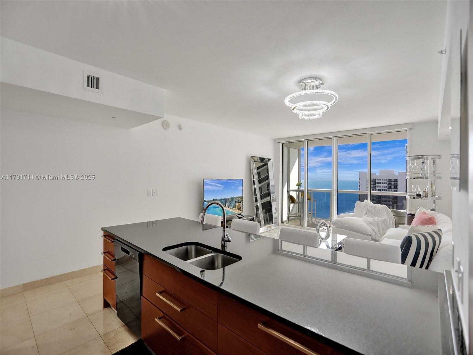 Small Image of 1830 SOUTH OCEAN DR #2205 (Available Sept 1)), Hallandale Beach Number 4