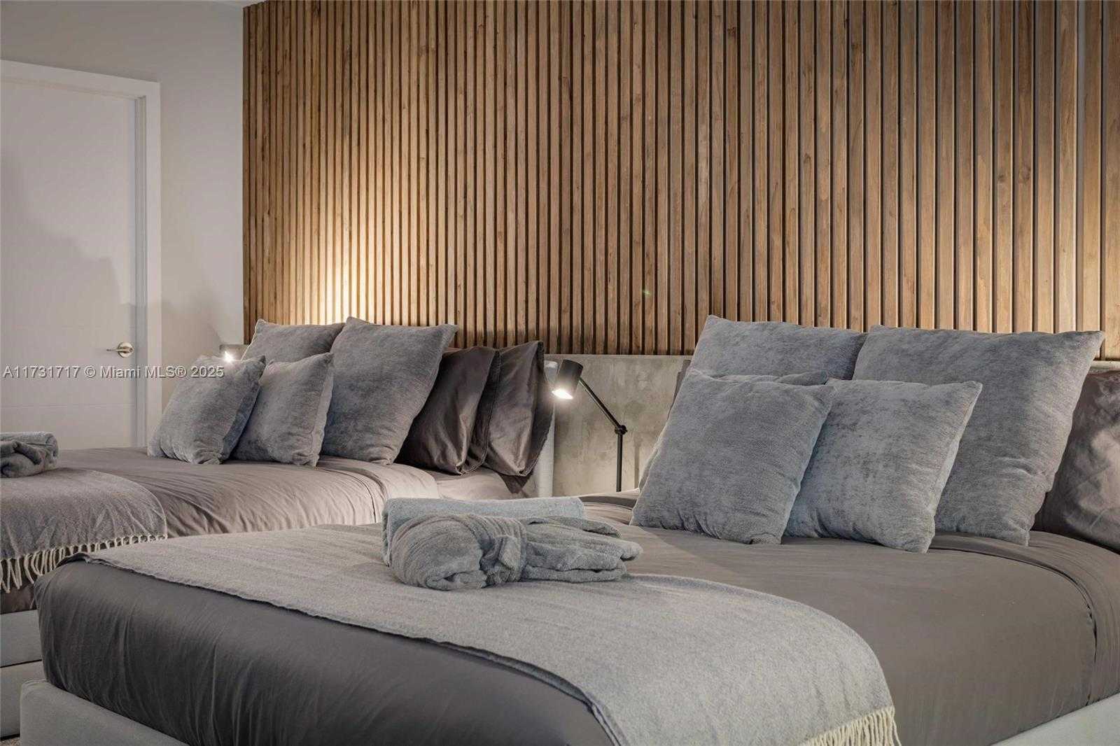 Small Image of 2301 COLLINS AVE #1127, Miami Beach Number 15