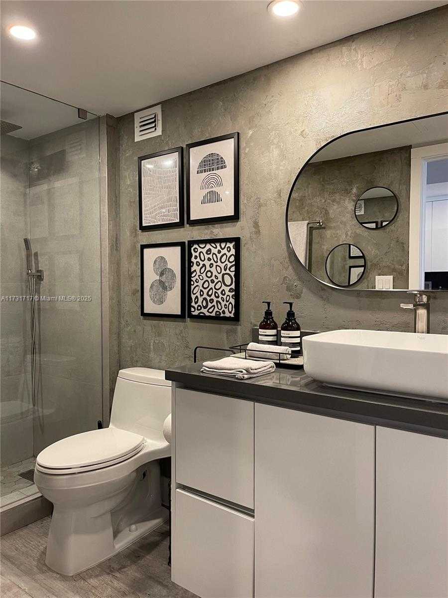 Small Image of 2301 COLLINS AVE #1127, Miami Beach Number 8