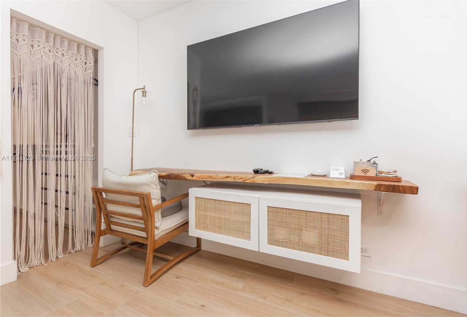 Small Image of 2301 COLLINS AVE #1429, Miami Beach Number 10
