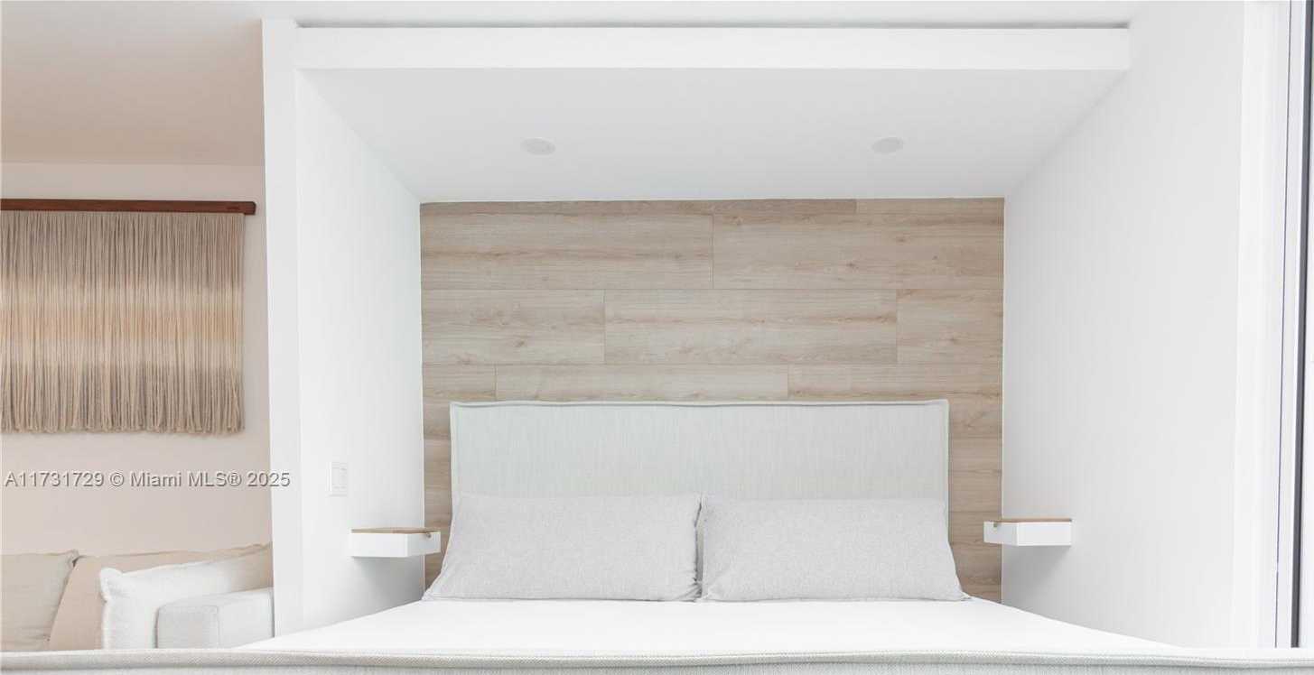 Small Image of 2301 COLLINS AVE #1429, Miami Beach Number 15
