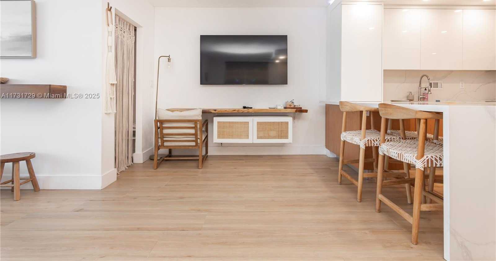 Small Image of 2301 COLLINS AVE #1429, Miami Beach Number 17