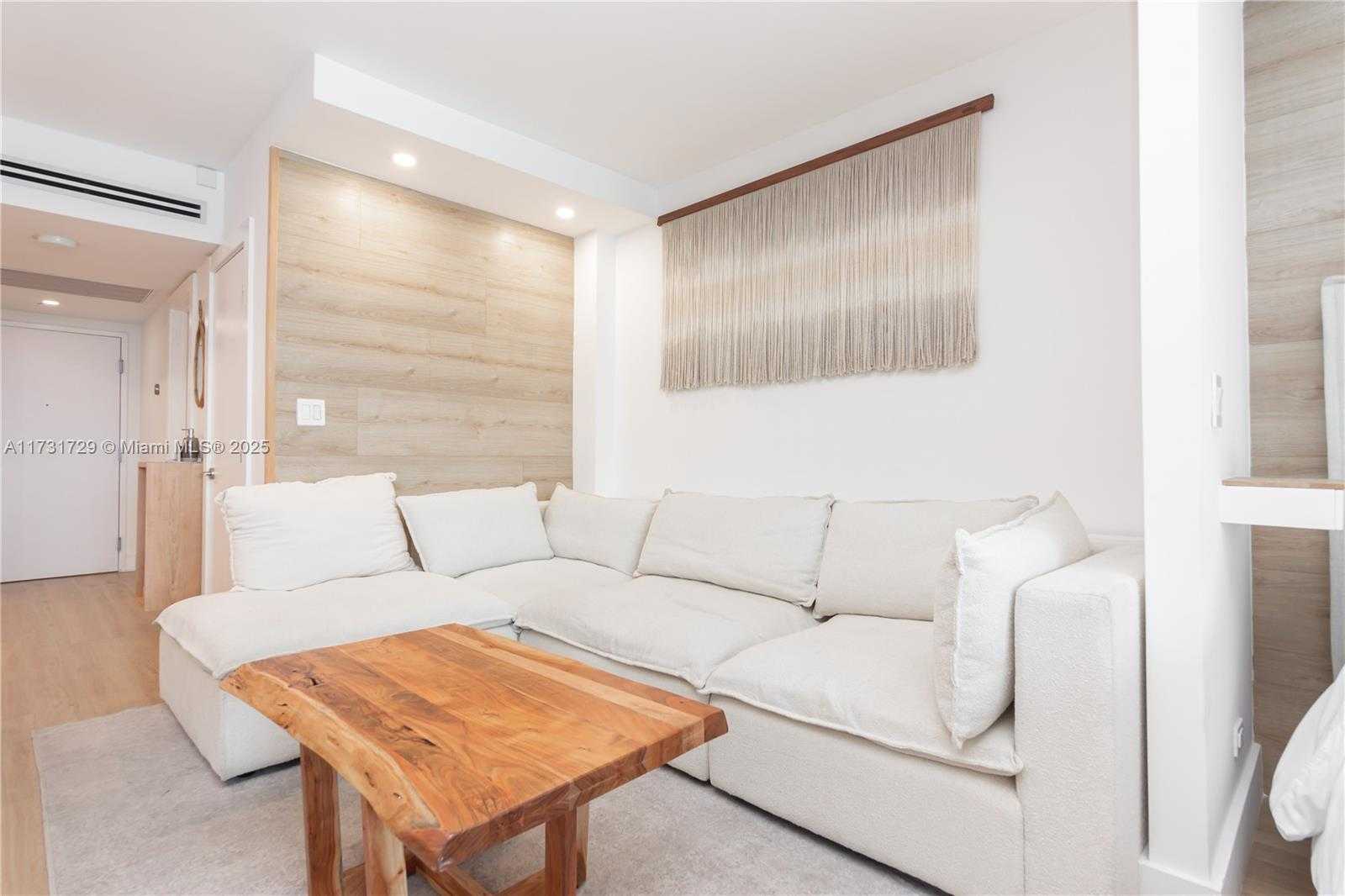Small Image of 2301 COLLINS AVE #1429, Miami Beach Number 5