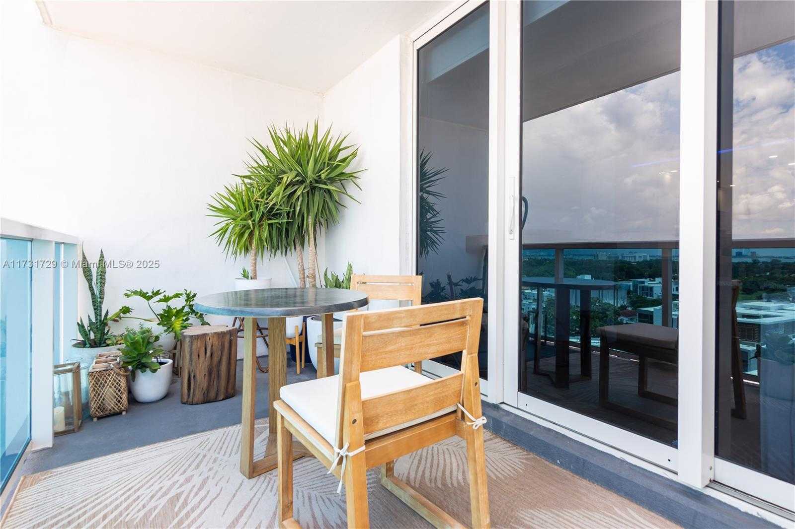 Small Image of 2301 COLLINS AVE #1429, Miami Beach Number 8