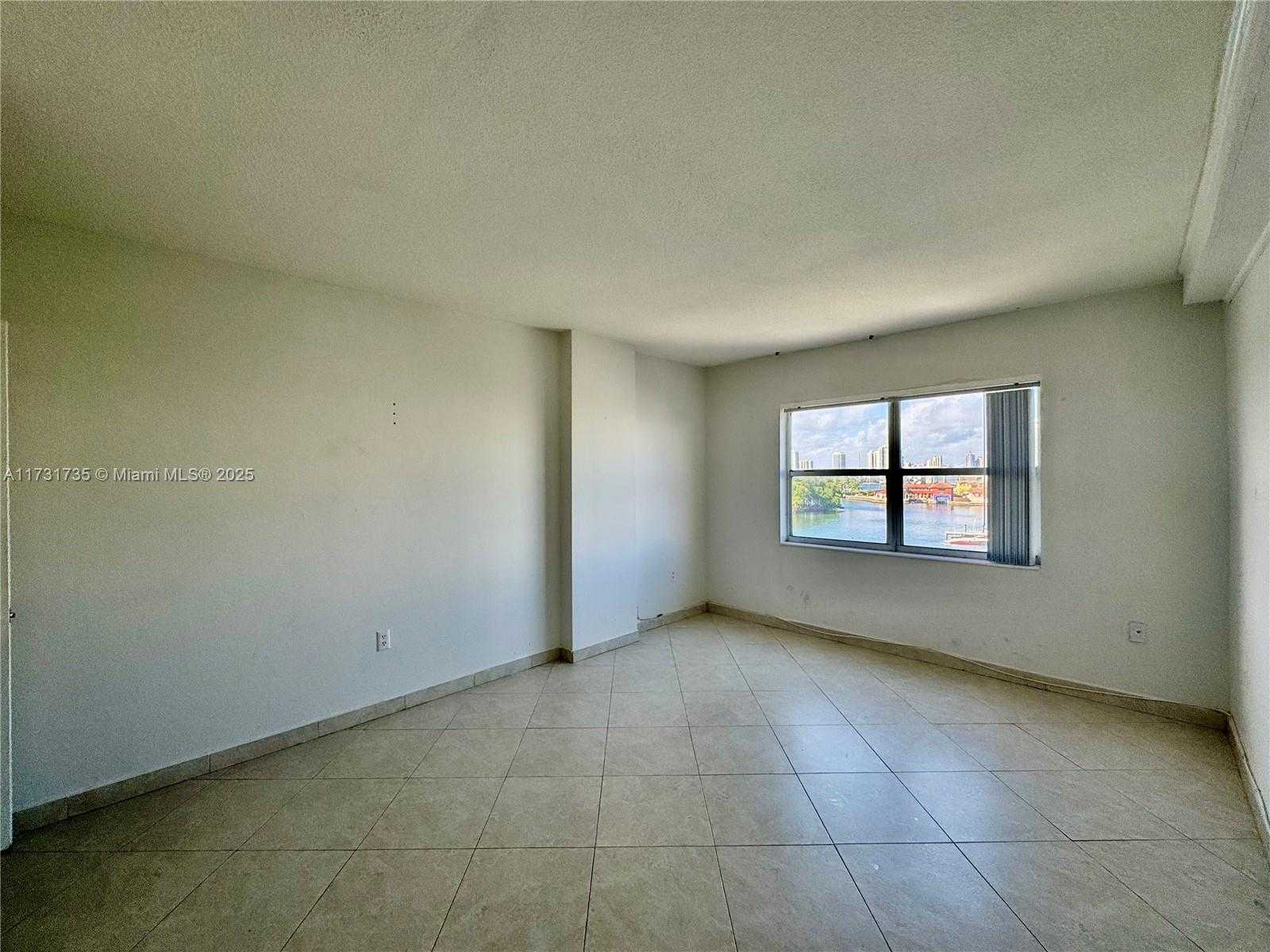 Small Image of 400 KINGS POINT DR #411, Sunny Isles Beach Number 18