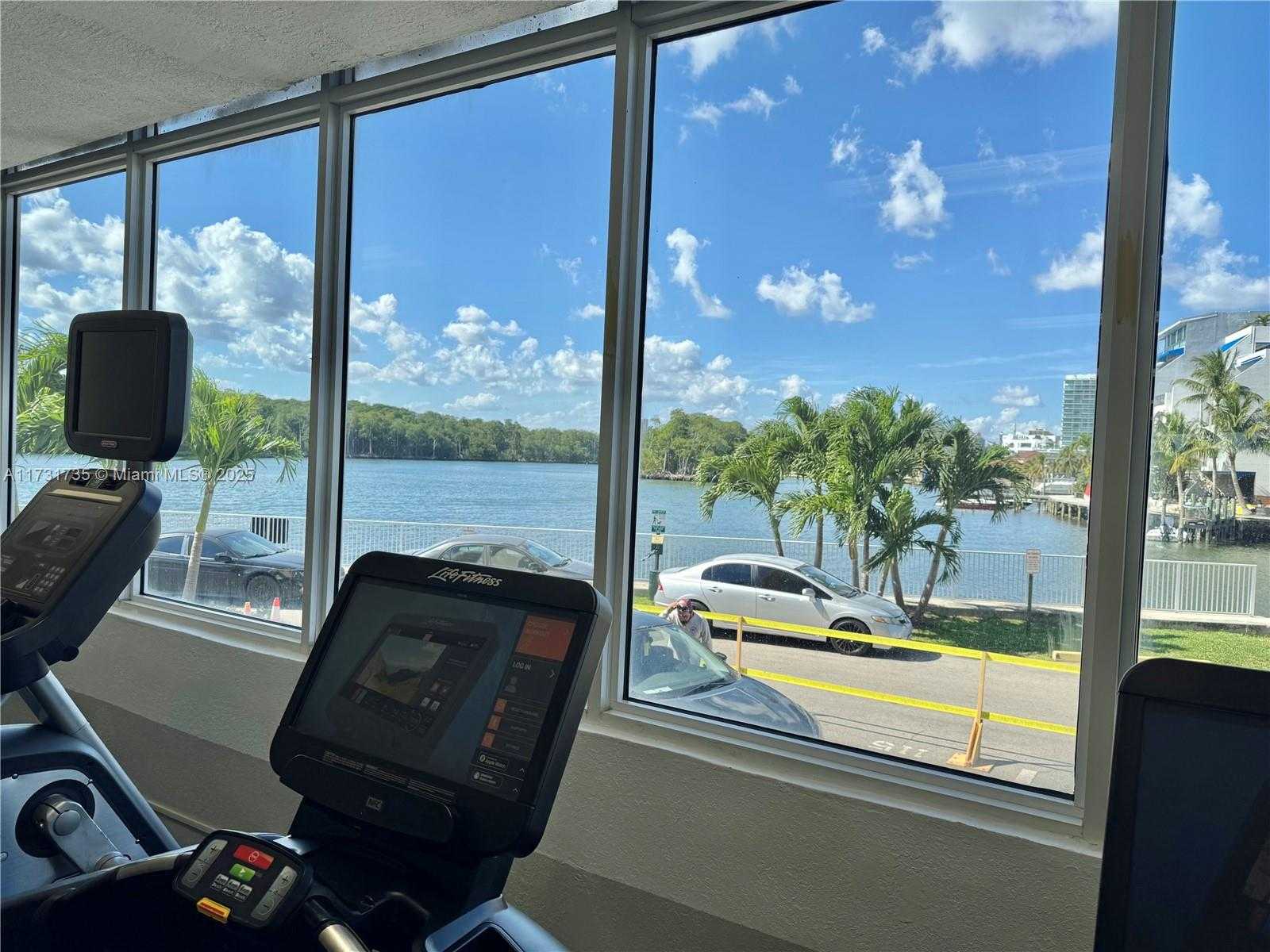 Small Image of 400 KINGS POINT DR #411, Sunny Isles Beach Number 36
