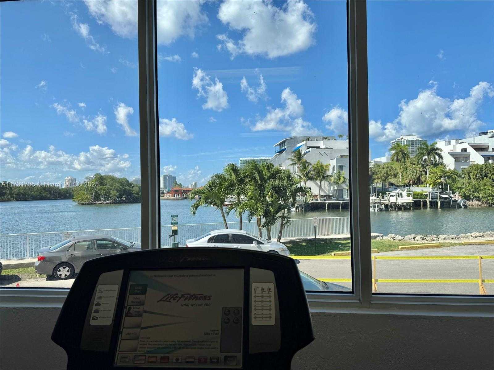 Small Image of 400 KINGS POINT DR #411, Sunny Isles Beach Number 38