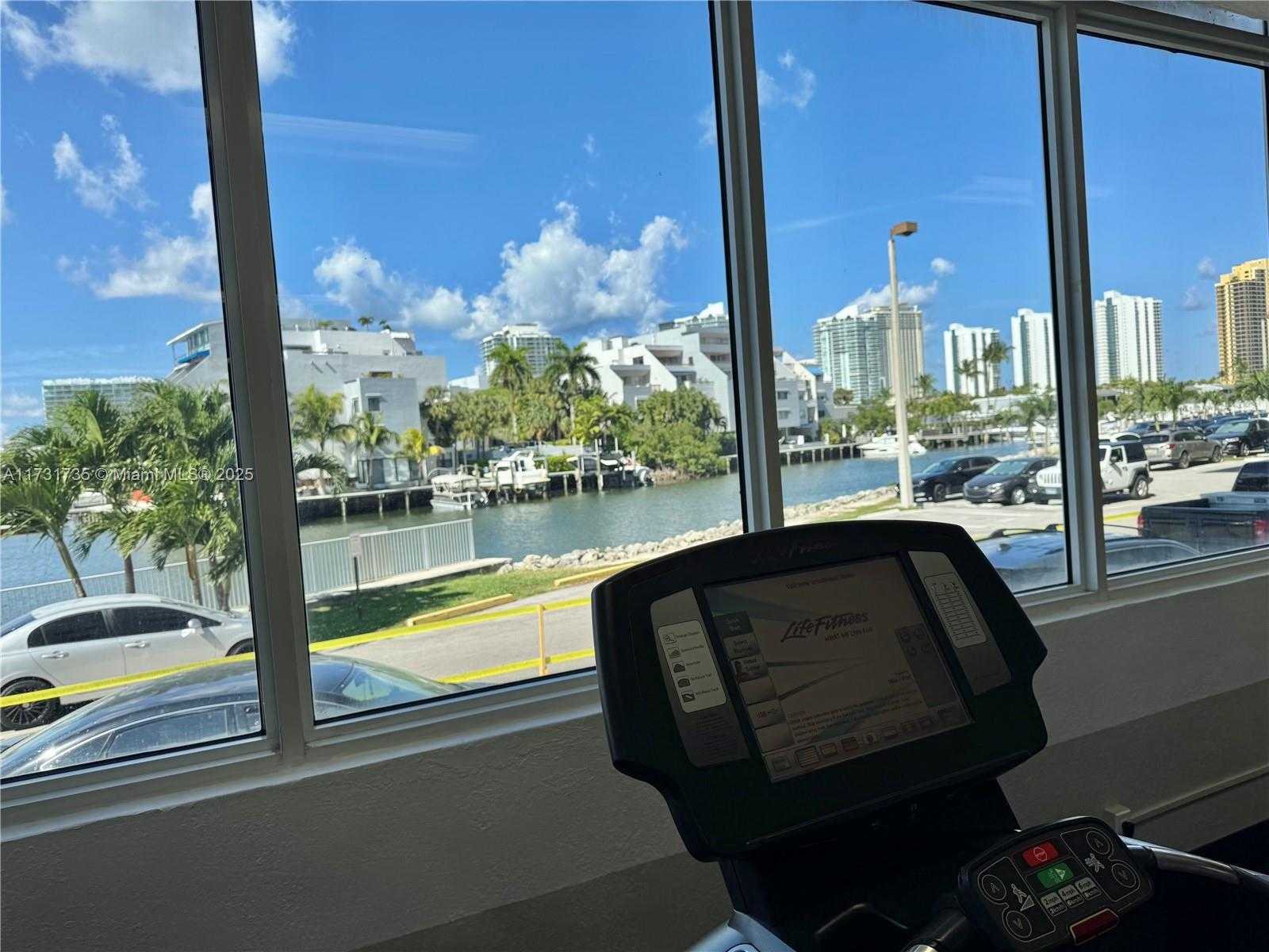 Small Image of 400 KINGS POINT DR #411, Sunny Isles Beach Number 40