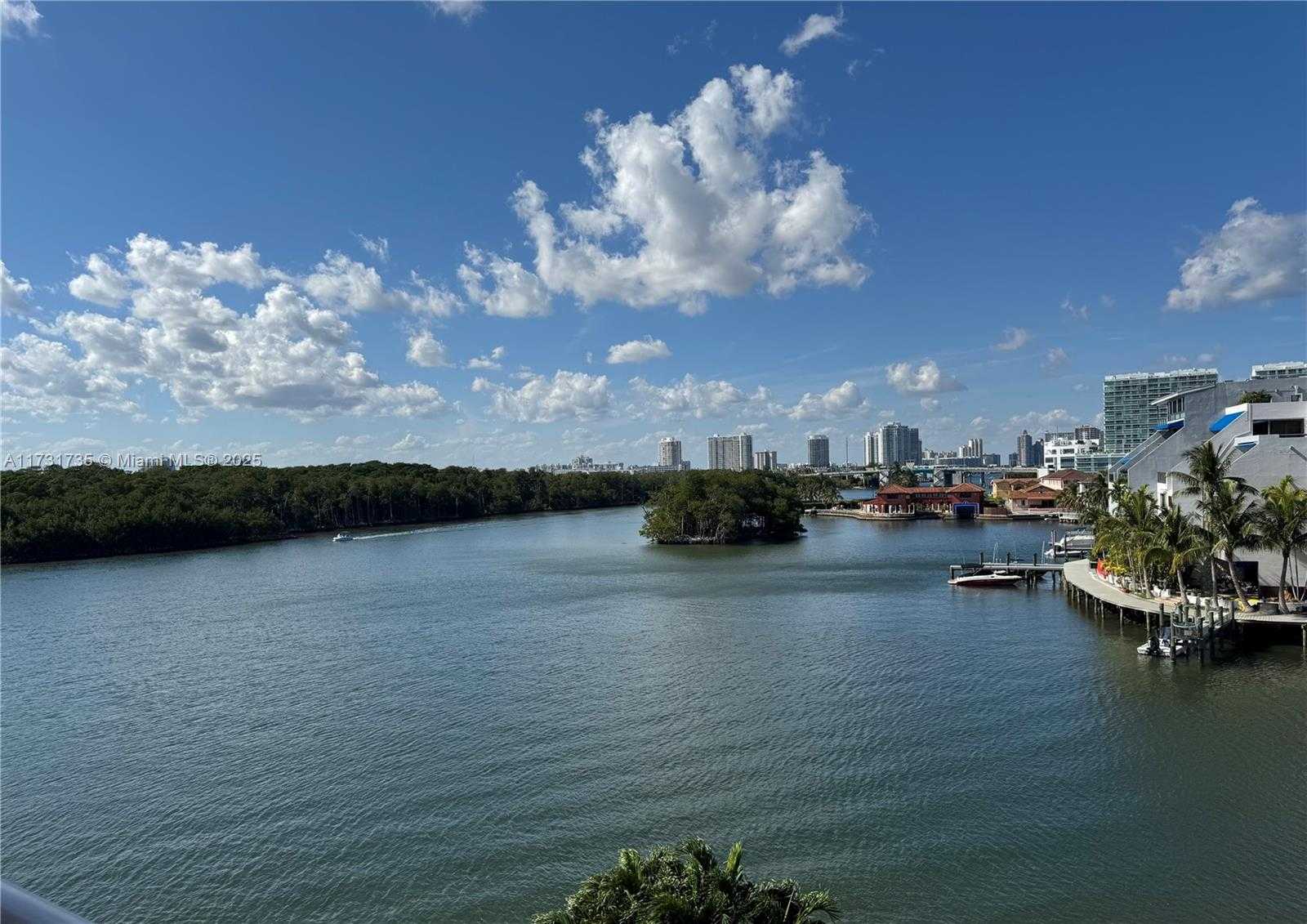 Small Image of 400 KINGS POINT DR #411, Sunny Isles Beach Number 46