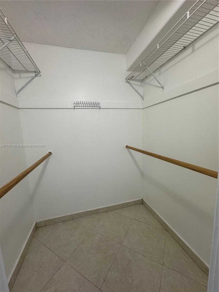 Small Image of 400 KINGS POINT DR #411, Sunny Isles Beach Number 60