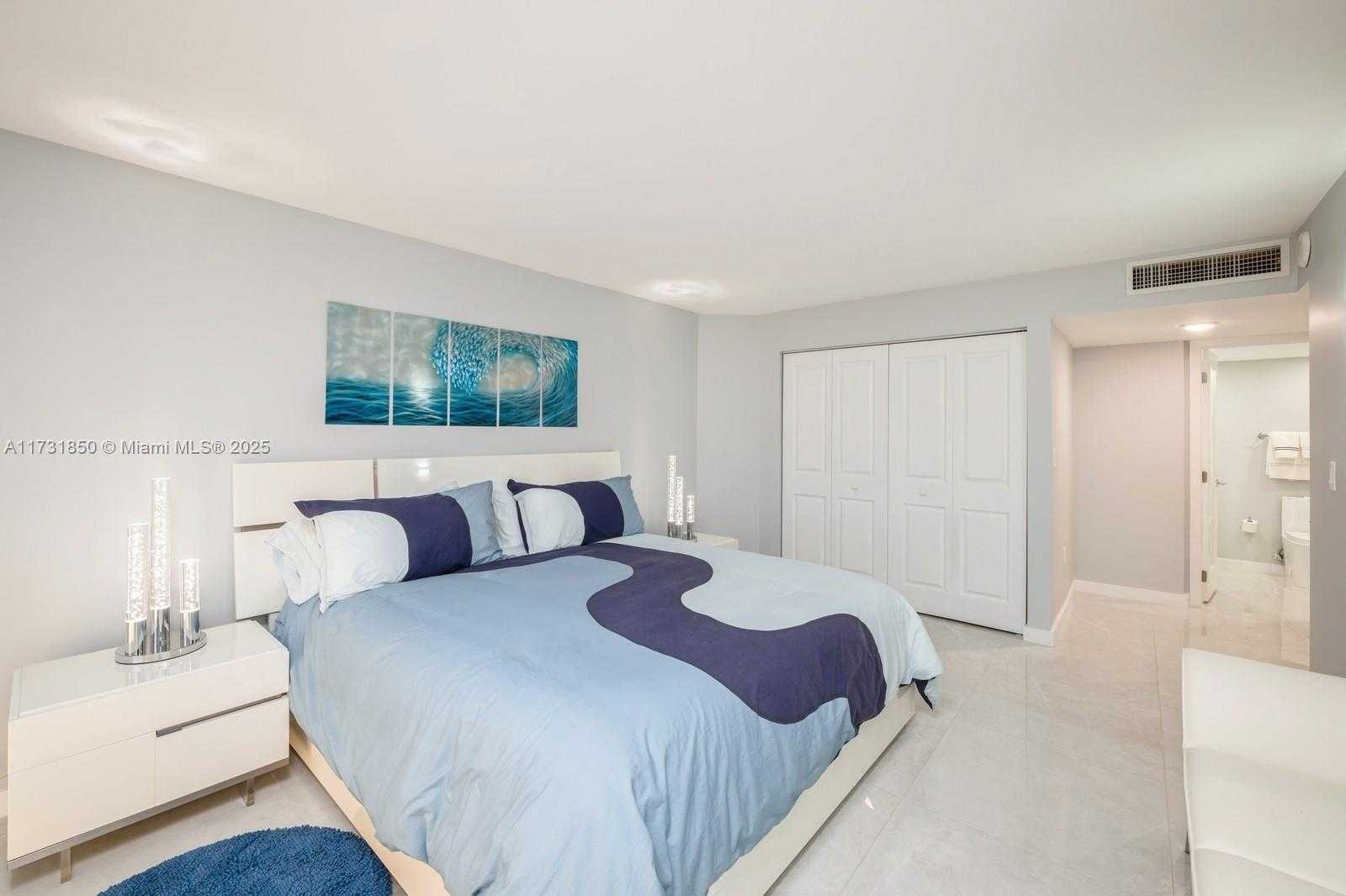 Small Image of 6423 COLLINS AVE #301, Miami Beach Number 14