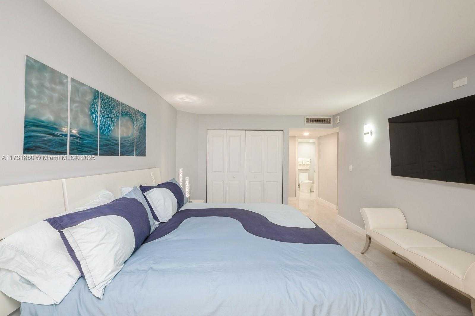 Small Image of 6423 COLLINS AVE #301, Miami Beach Number 15