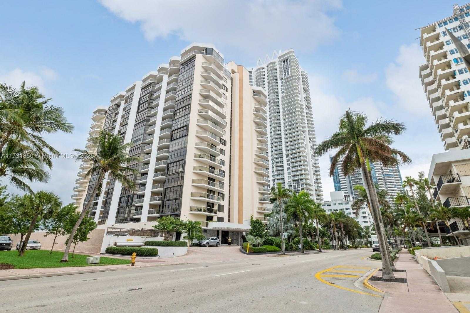 Small Image of 6423 COLLINS AVE #301, Miami Beach Number 28