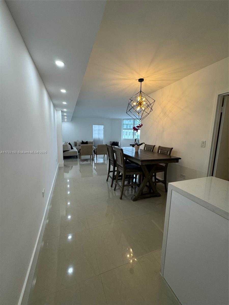 Small Image of 999 BRICKELL BAY DR #504, Miami Number 12