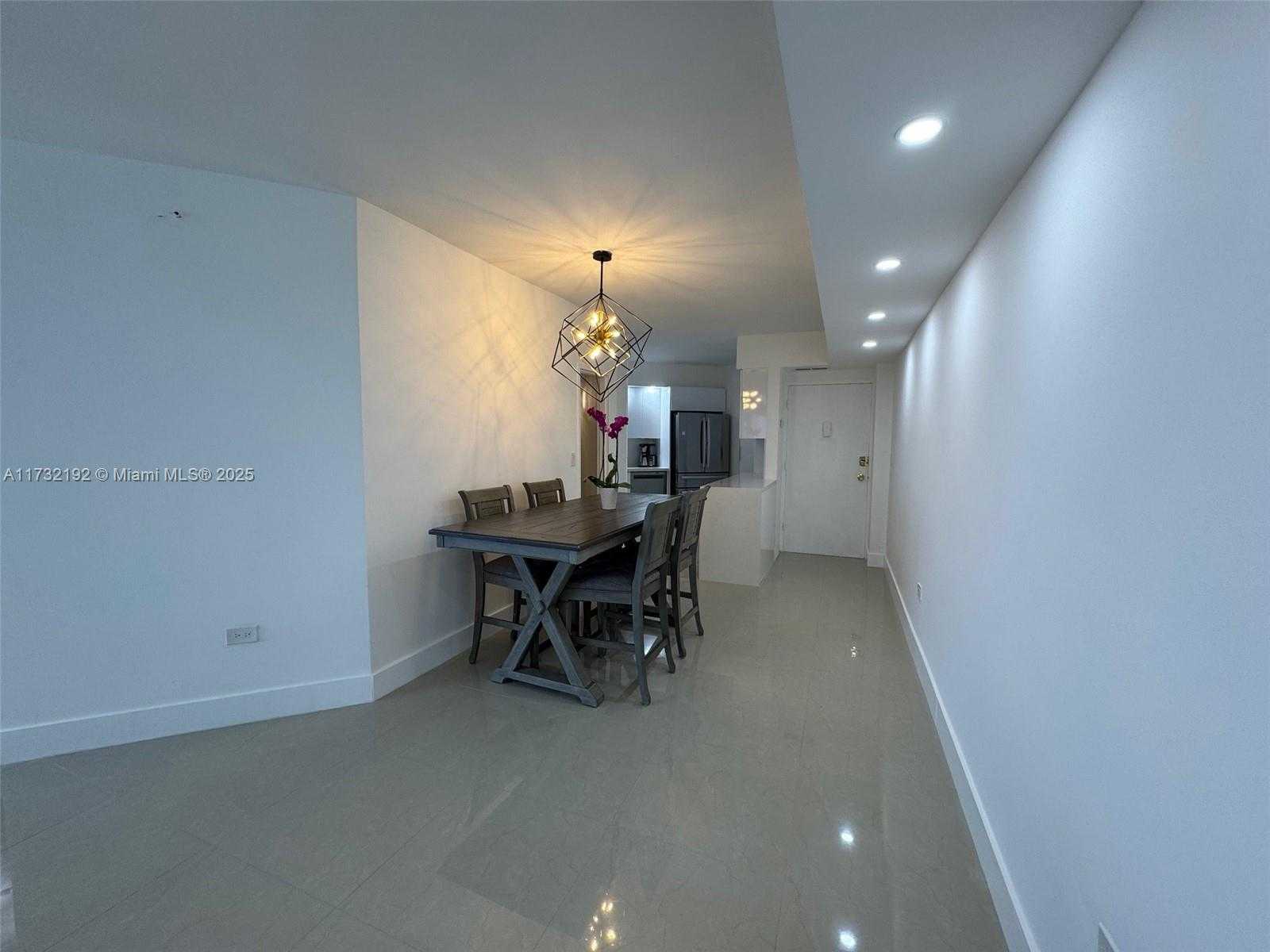 Small Image of 999 BRICKELL BAY DR #504, Miami Number 13