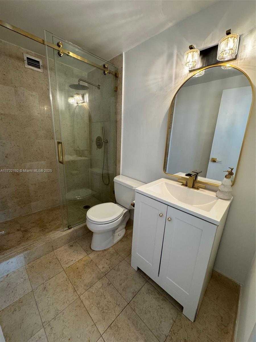 Small Image of 999 BRICKELL BAY DR #504, Miami Number 17