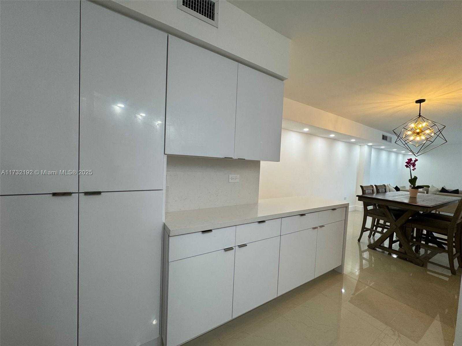 Small Image of 999 BRICKELL BAY DR #504, Miami Number 8