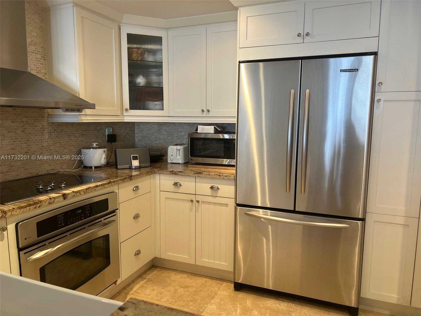 Small Image of 2625 COLLINS AVE #1601, Miami Beach Number 10