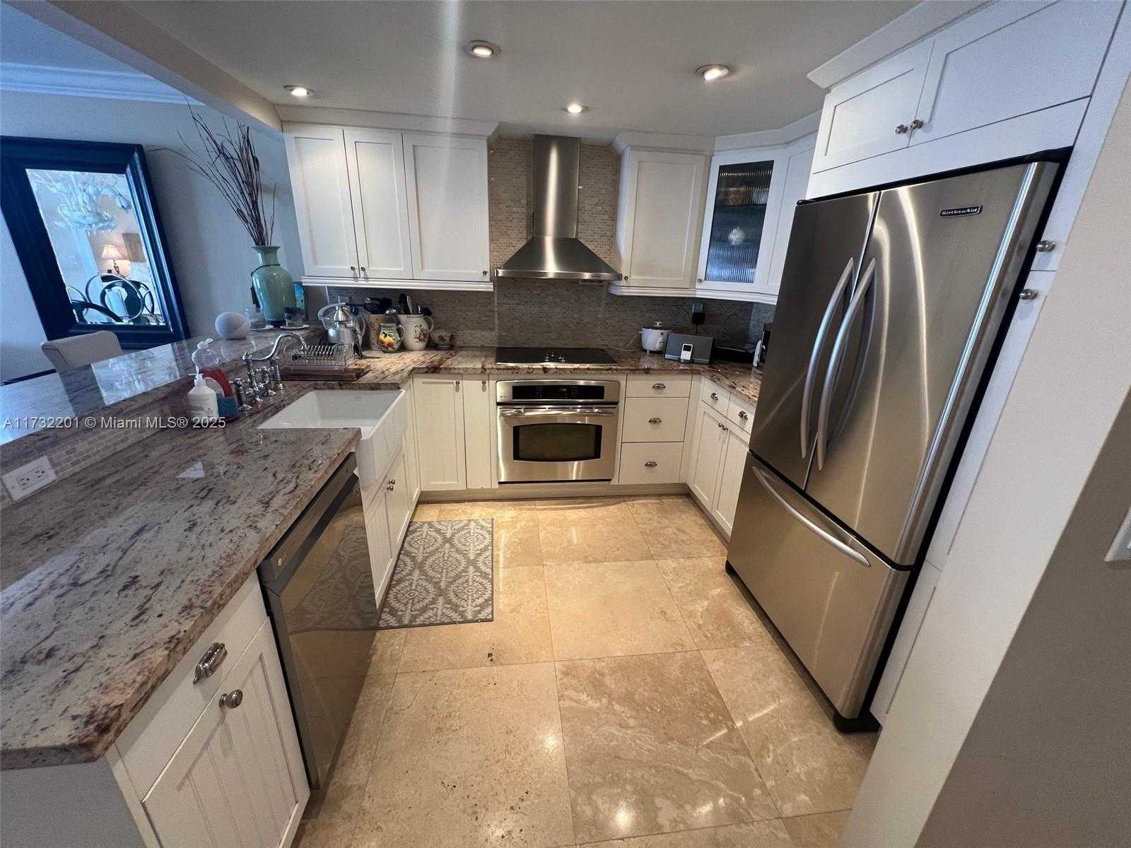Small Image of 2625 COLLINS AVE #1601, Miami Beach Number 11