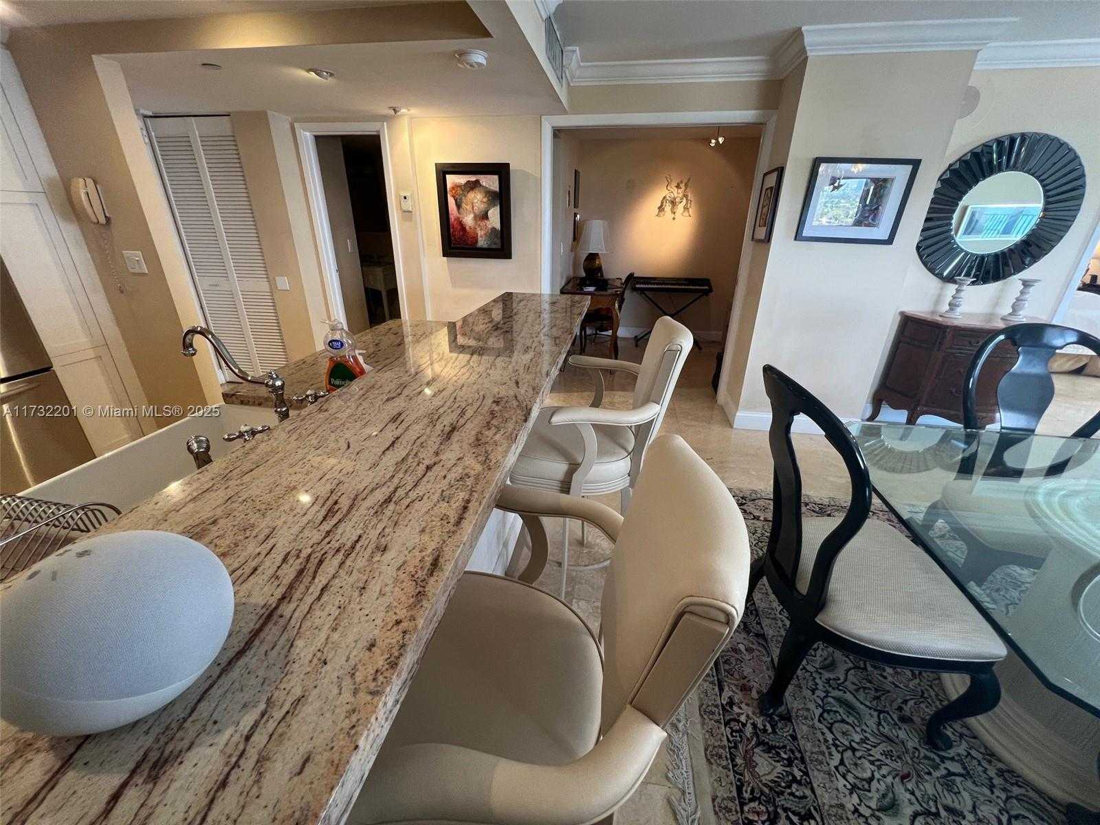 Small Image of 2625 COLLINS AVE #1601, Miami Beach Number 12