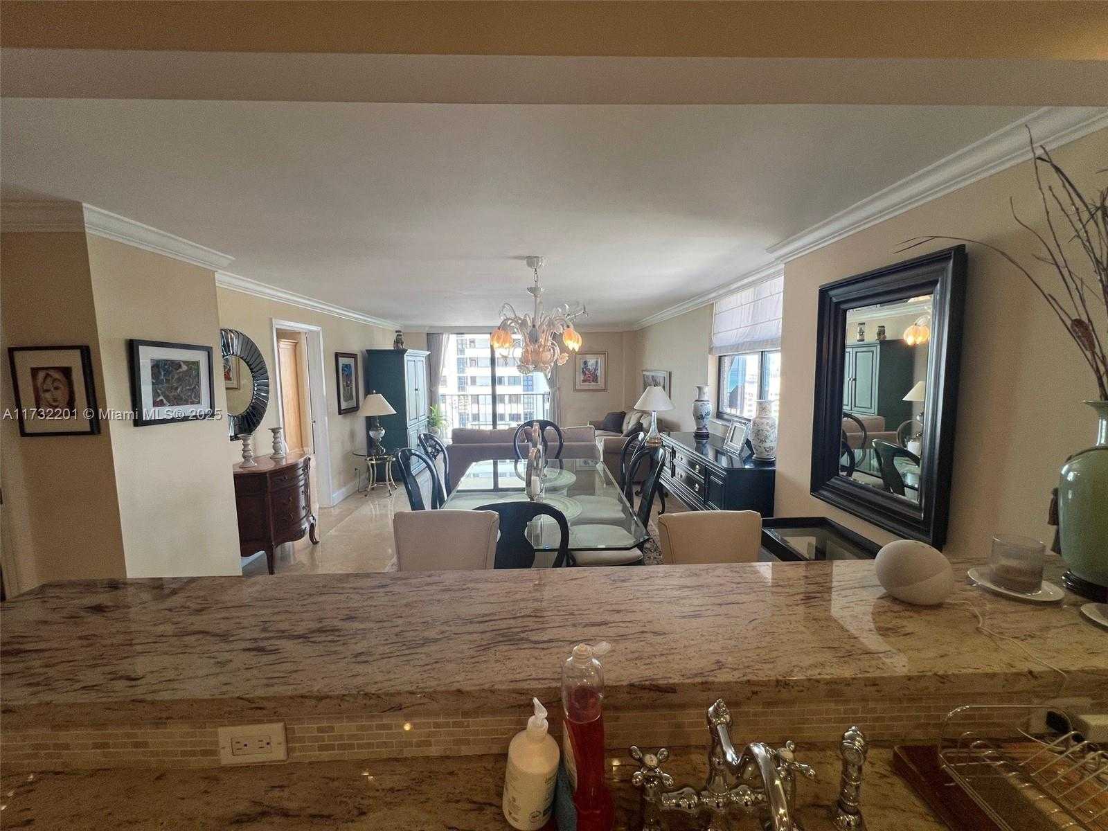 Small Image of 2625 COLLINS AVE #1601, Miami Beach Number 16