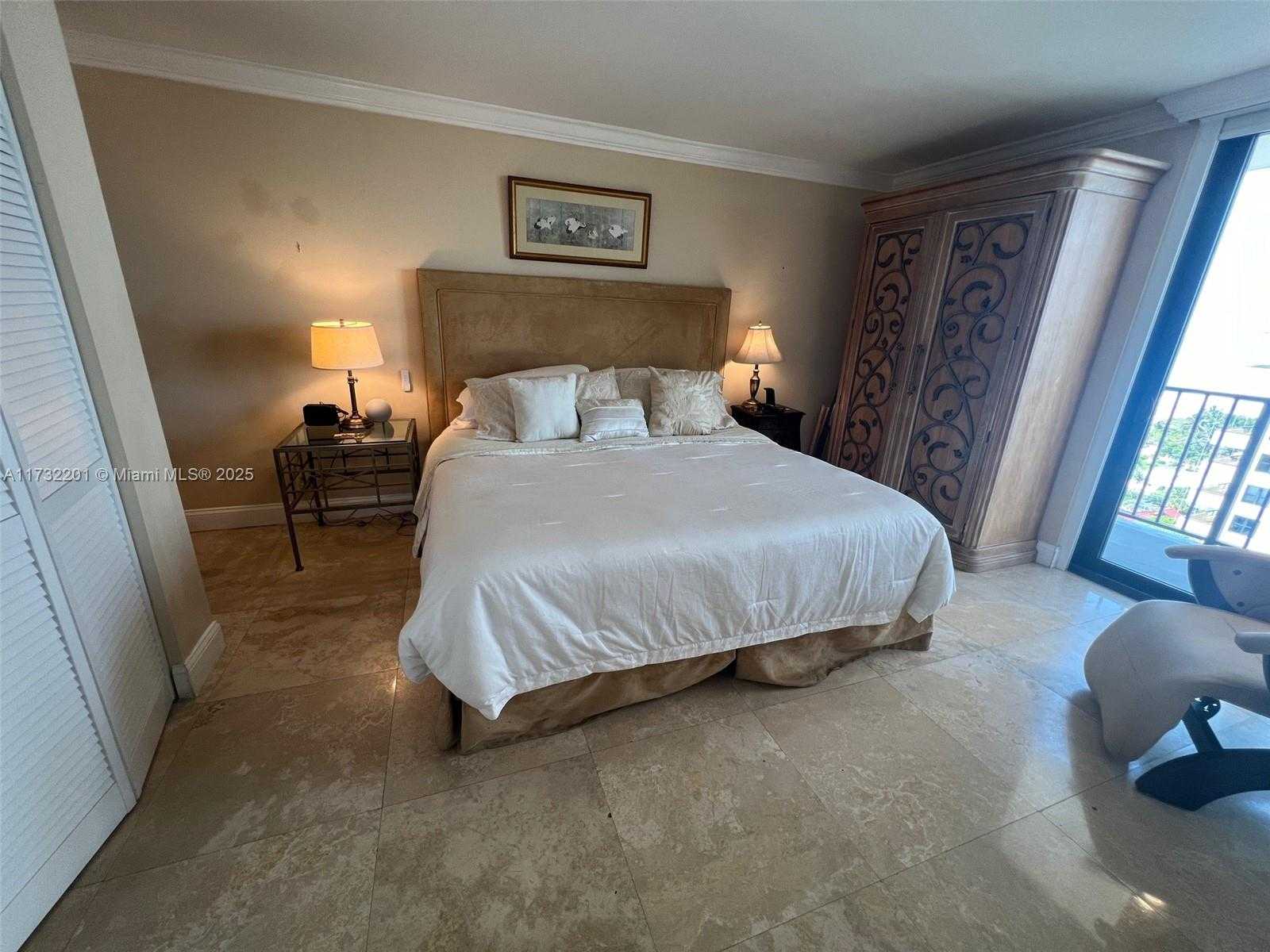 Small Image of 2625 COLLINS AVE #1601, Miami Beach Number 30