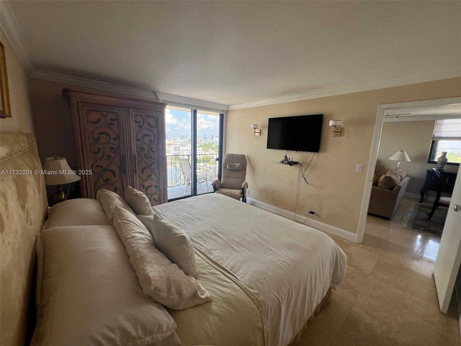 Small Image of 2625 COLLINS AVE #1601, Miami Beach Number 31