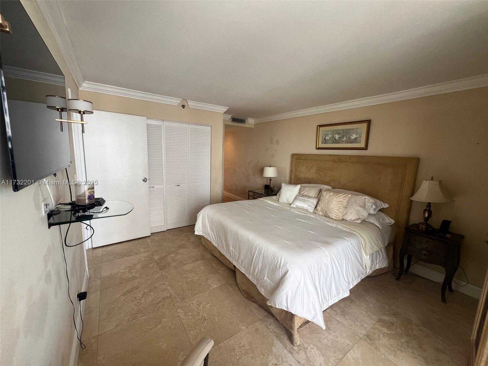 Small Image of 2625 COLLINS AVE #1601, Miami Beach Number 32