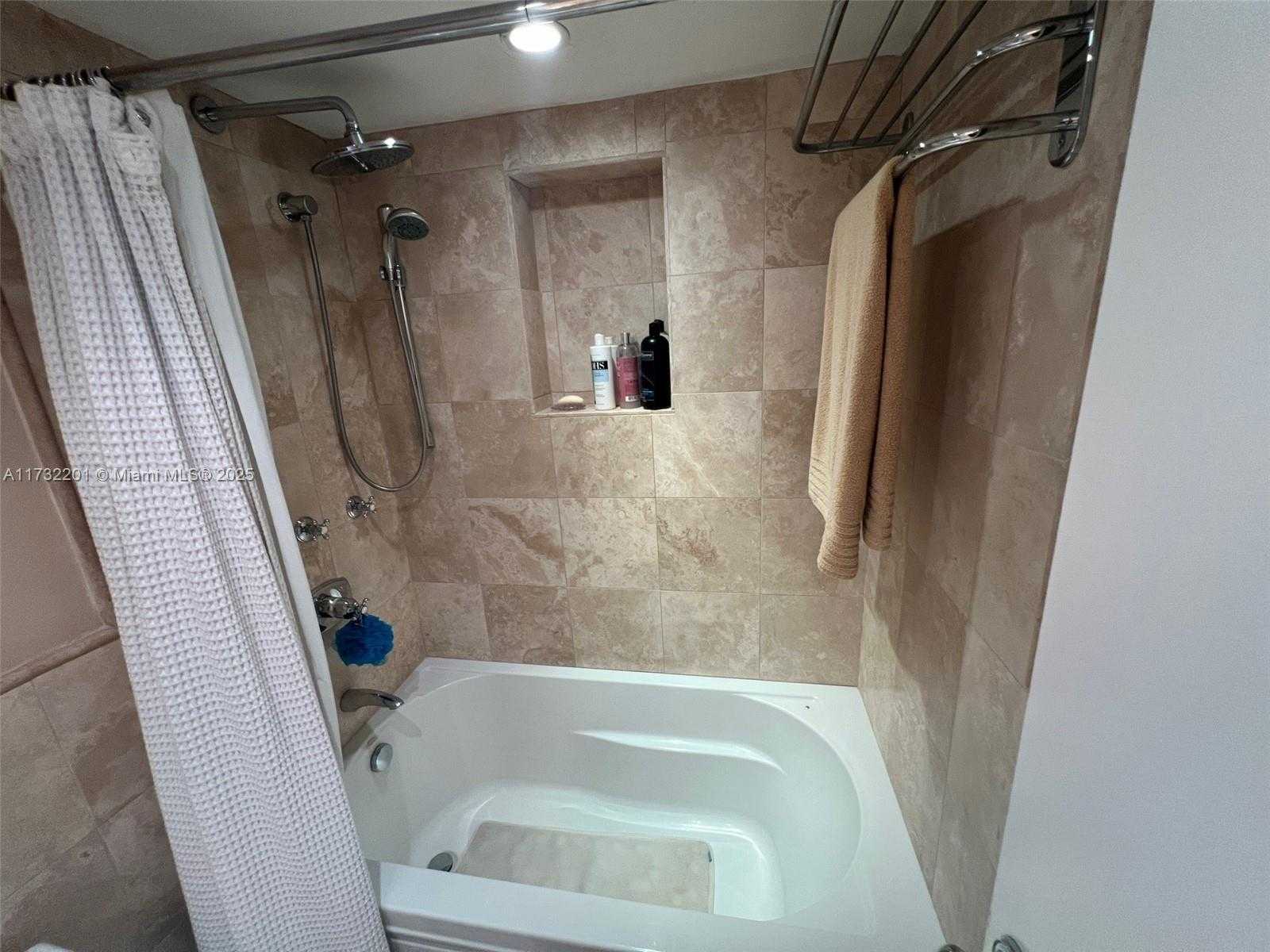 Small Image of 2625 COLLINS AVE #1601, Miami Beach Number 35
