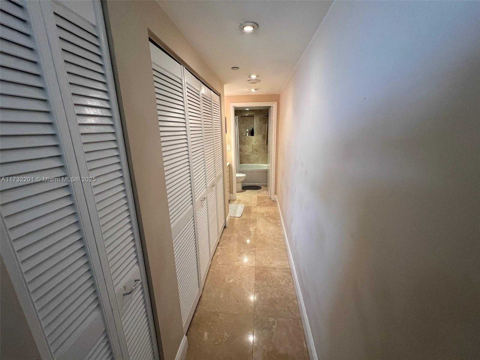 Small Image of 2625 COLLINS AVE #1601, Miami Beach Number 36