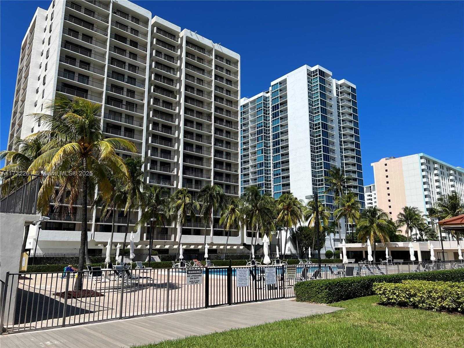 Small Image of 2625 COLLINS AVE #1601, Miami Beach Number 38