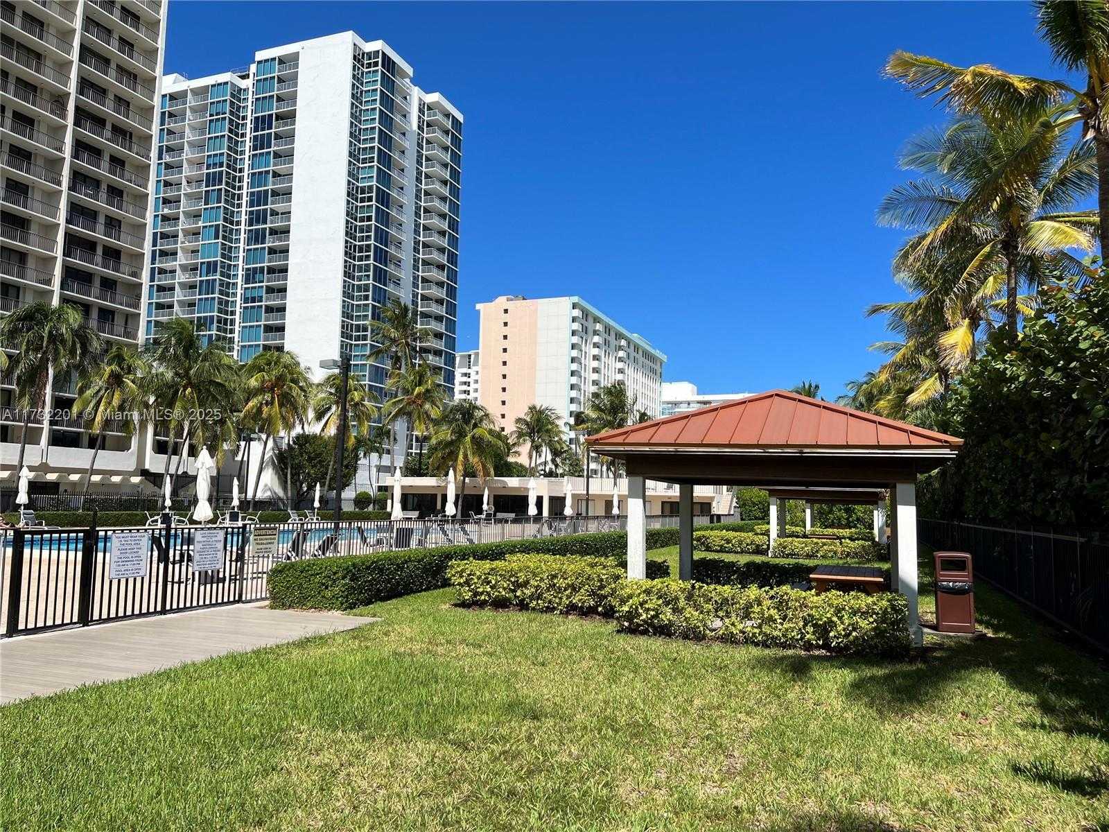 Small Image of 2625 COLLINS AVE #1601, Miami Beach Number 39