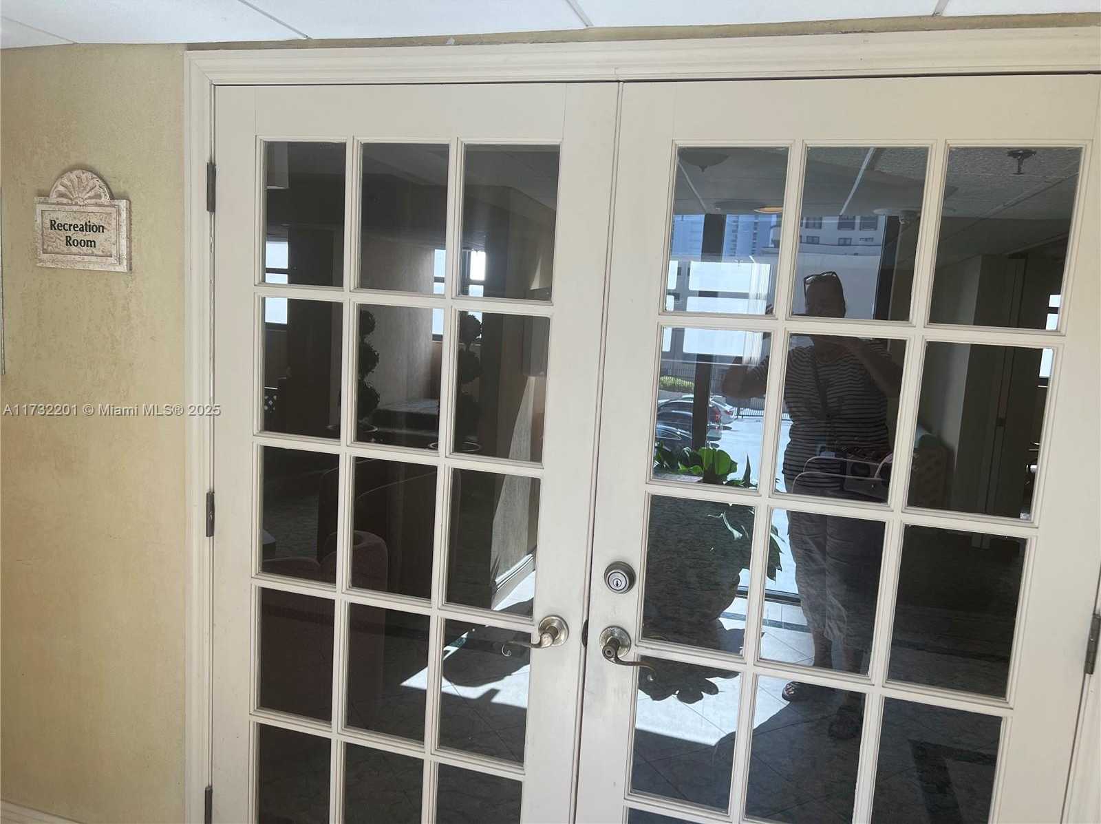 Small Image of 2625 COLLINS AVE #1601, Miami Beach Number 48