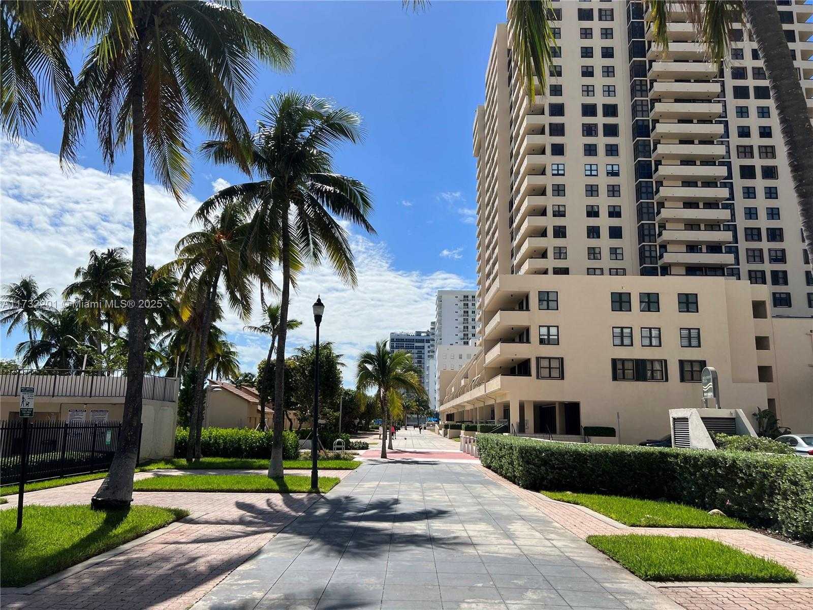 Small Image of 2625 COLLINS AVE #1601, Miami Beach Number 51