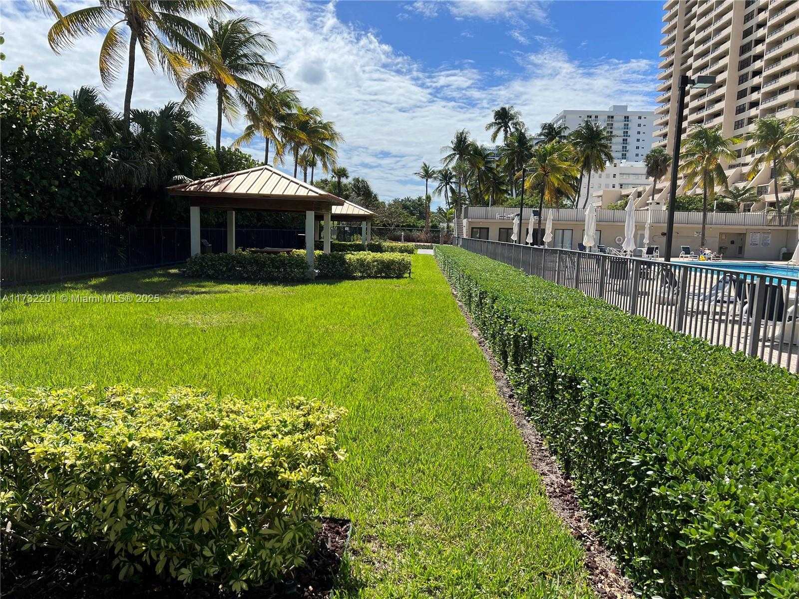 Small Image of 2625 COLLINS AVE #1601, Miami Beach Number 54