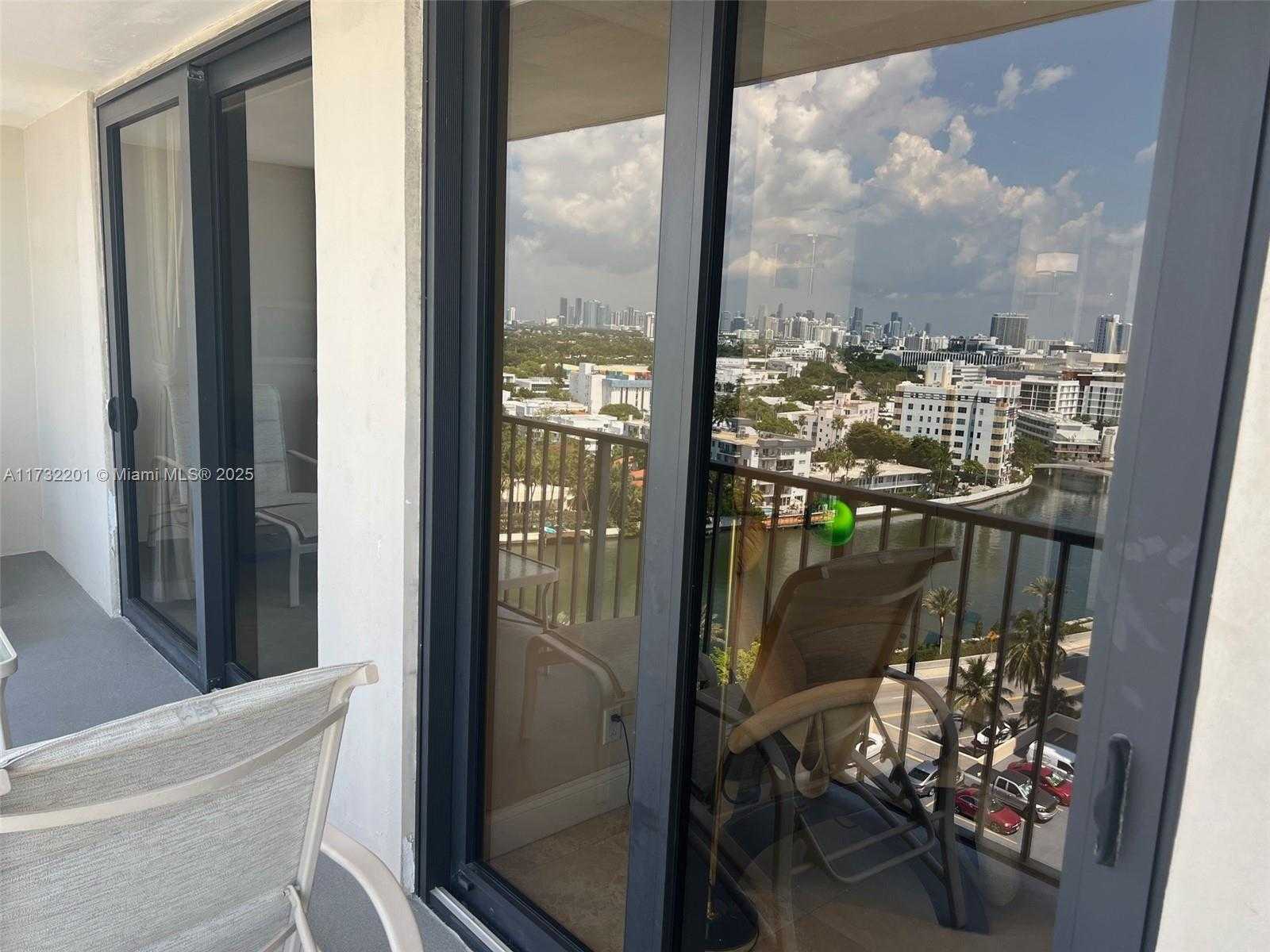 Small Image of 2625 COLLINS AVE #1601, Miami Beach Number 6