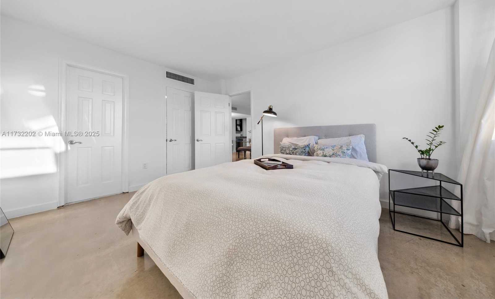 Small Image of 1020 MERIDIAN AVE #816, Miami Beach Number 10