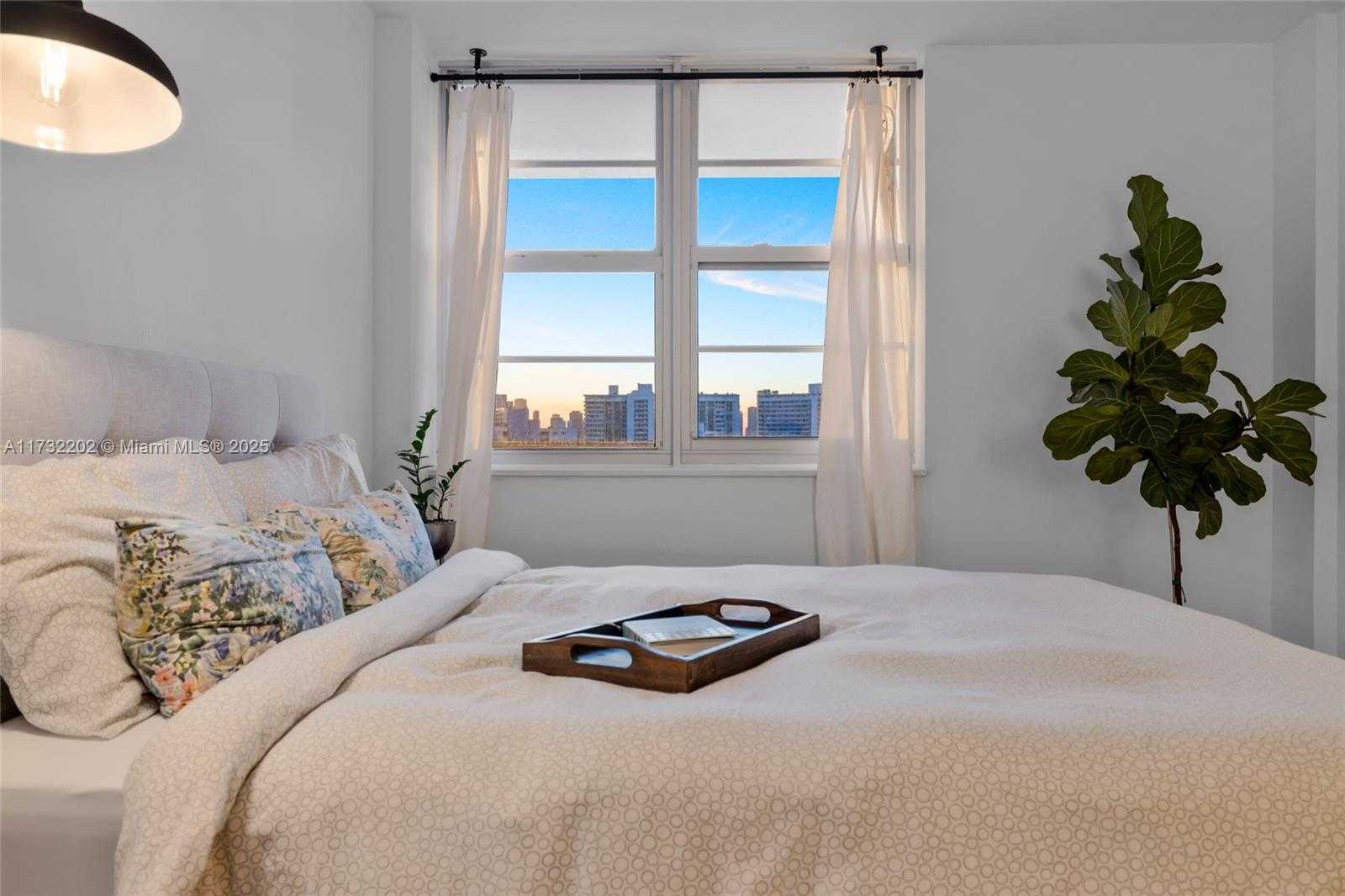 Small Image of 1020 MERIDIAN AVE #816, Miami Beach Number 11